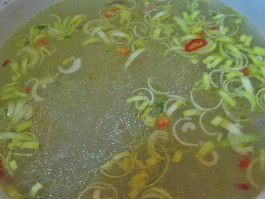 Supa tailandeza de pui cu lapte de cocos si lime