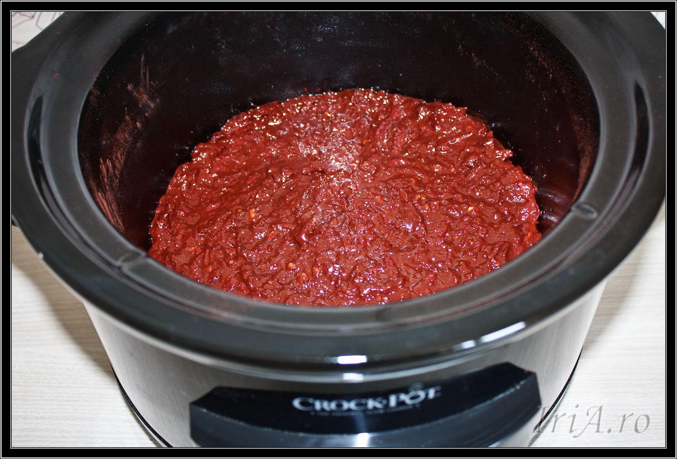 Prajitura de post cu ciocolata si sfecla rosie la slow cooker Crock-Pot