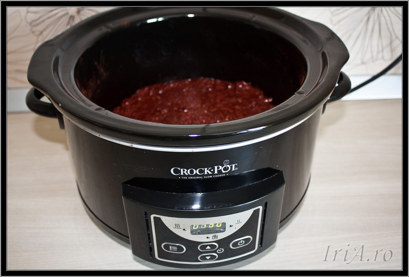 Prajitura de post cu ciocolata si sfecla rosie la slow cooker Crock-Pot