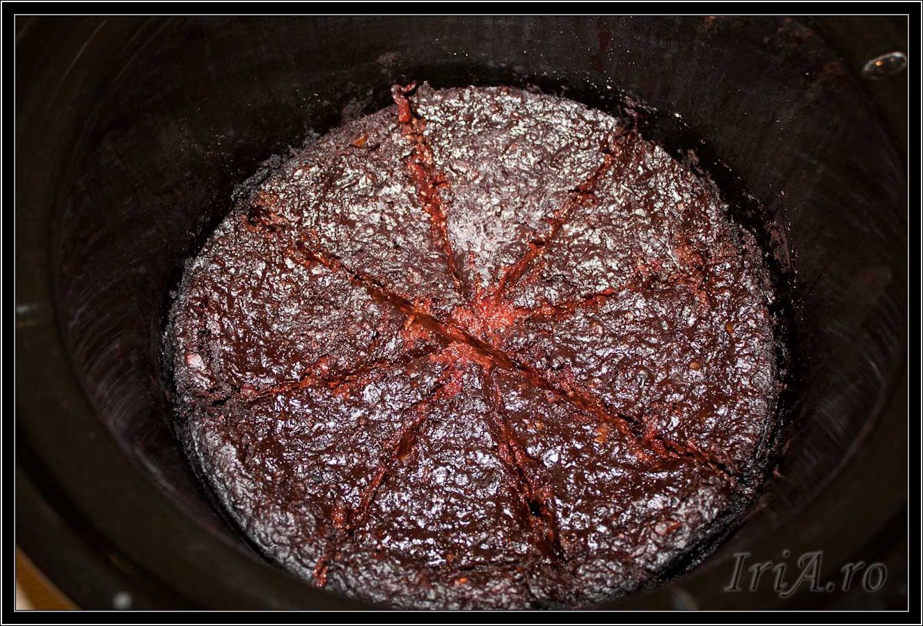 Prajitura de post cu ciocolata si sfecla rosie la slow cooker Crock-Pot