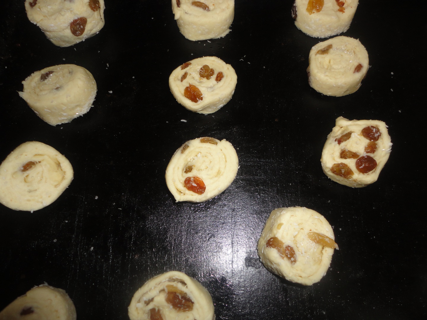 Melcisori dulci cu stafide si nuca de cocos