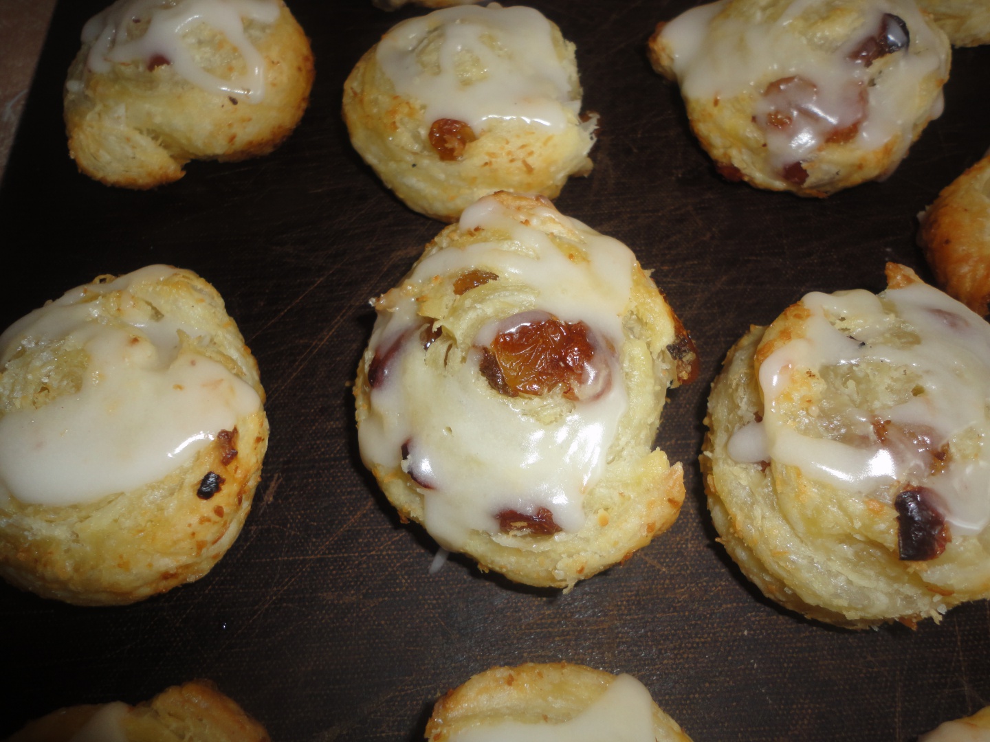 Melcisori dulci cu stafide si nuca de cocos