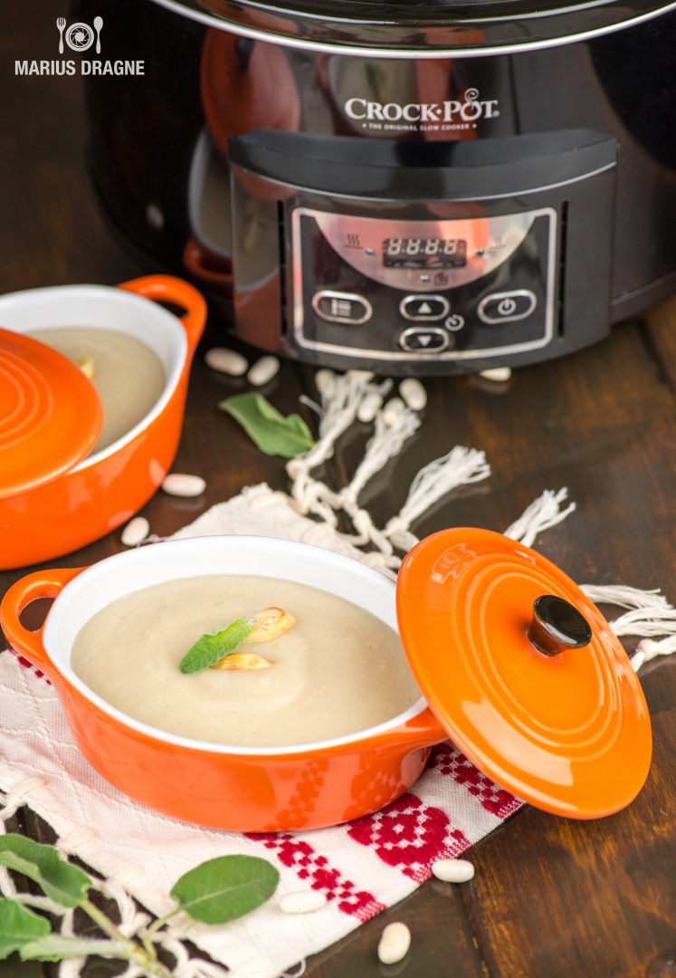 Supa crema de fasole cu usturoi copt la Slow Cooker Crock-Pot – de post