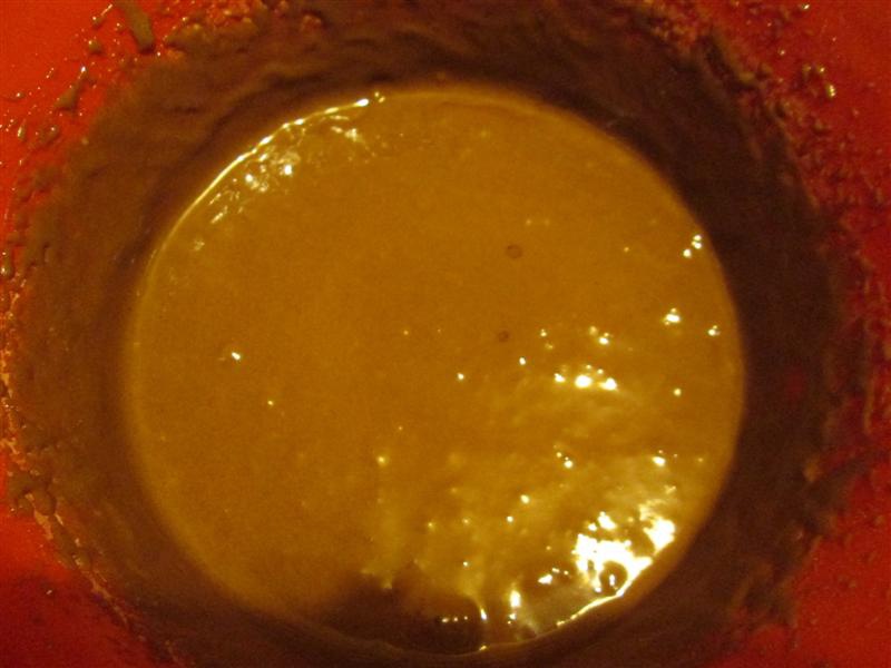 Briose brownie cu crema de ciocolata alba