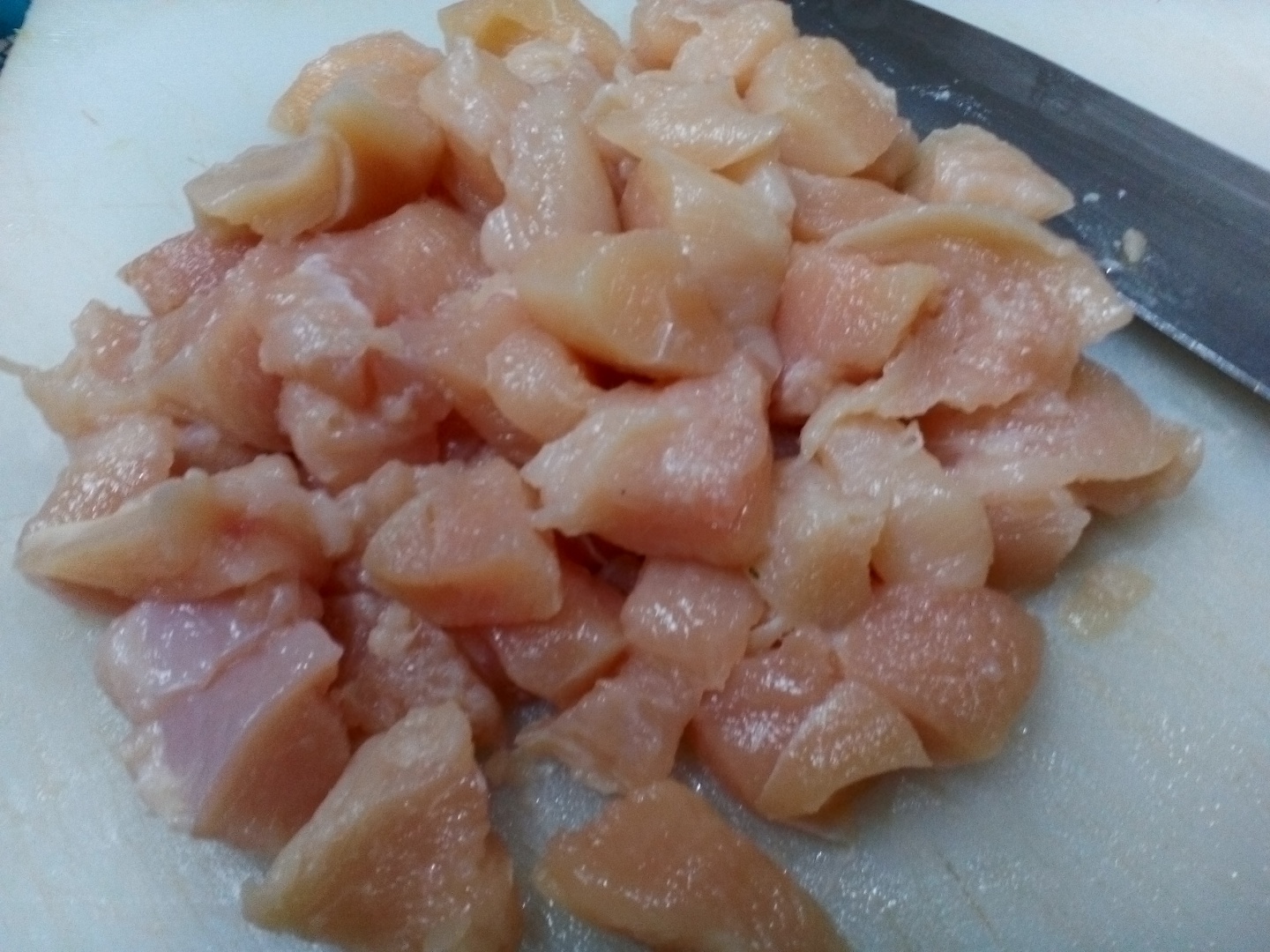 Fettuccine cu piept de pui si crema la cuptor