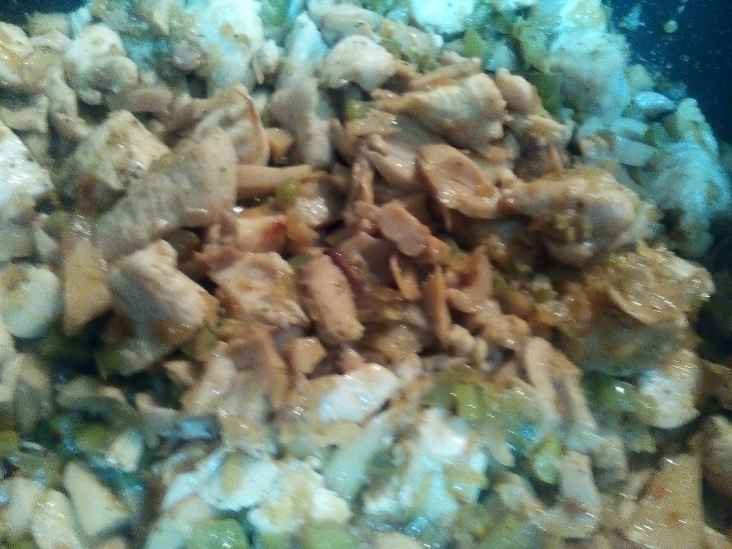 Fettuccine cu piept de pui si crema la cuptor