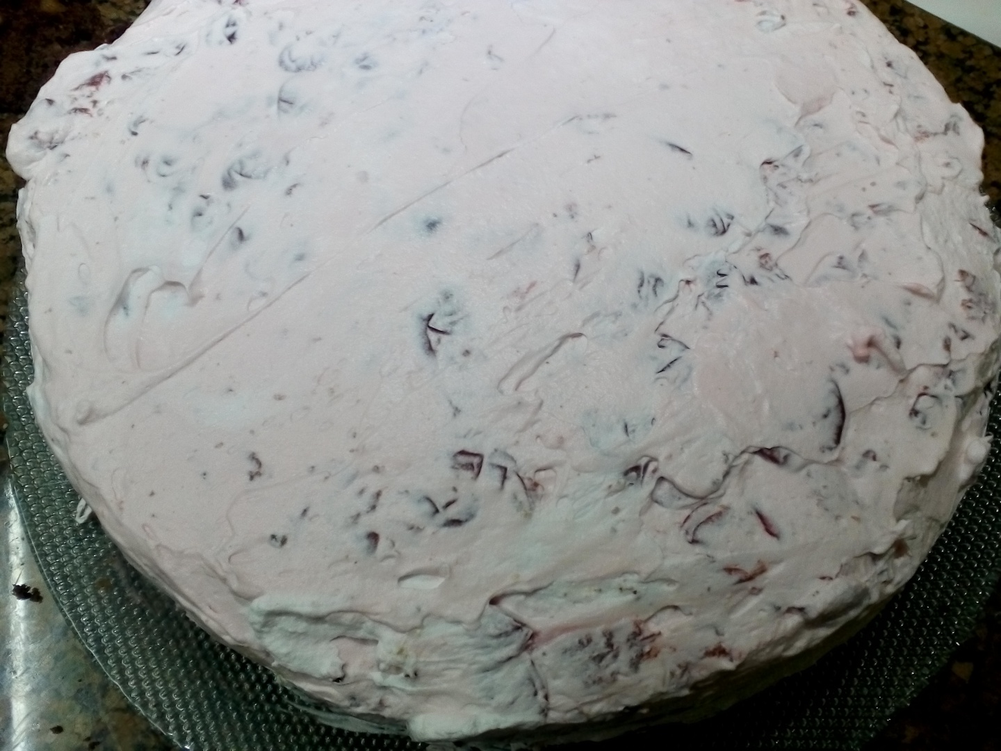 "Tort  Festiv "  cu blat de ciocolata si nuca si trei creme distincte (umpluturi)