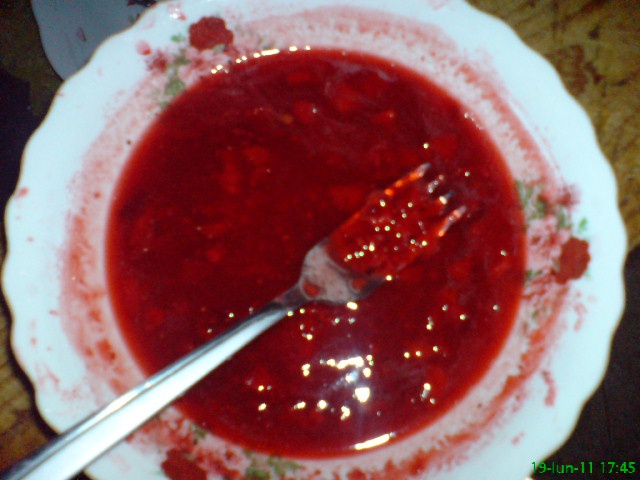 Tort Capsunica fericita