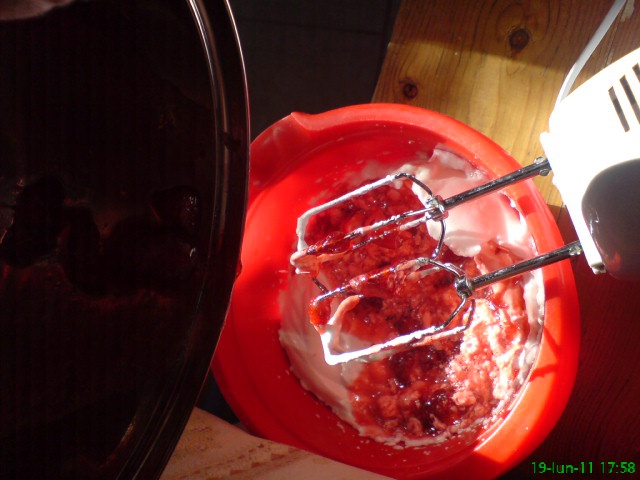 Tort Capsunica fericita