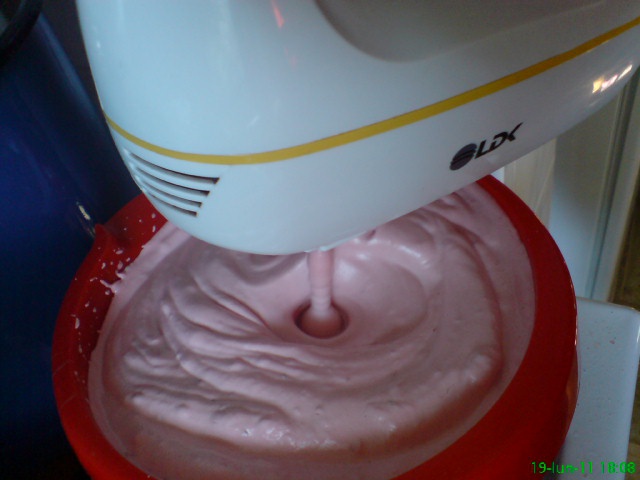 Tort Capsunica fericita