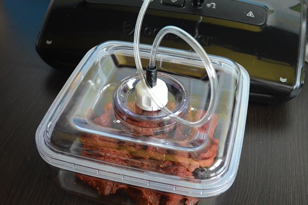 Marinata a la Jamie Oliver pentru carne de oaie pregatita cu aparatul de marinat FoodSaver