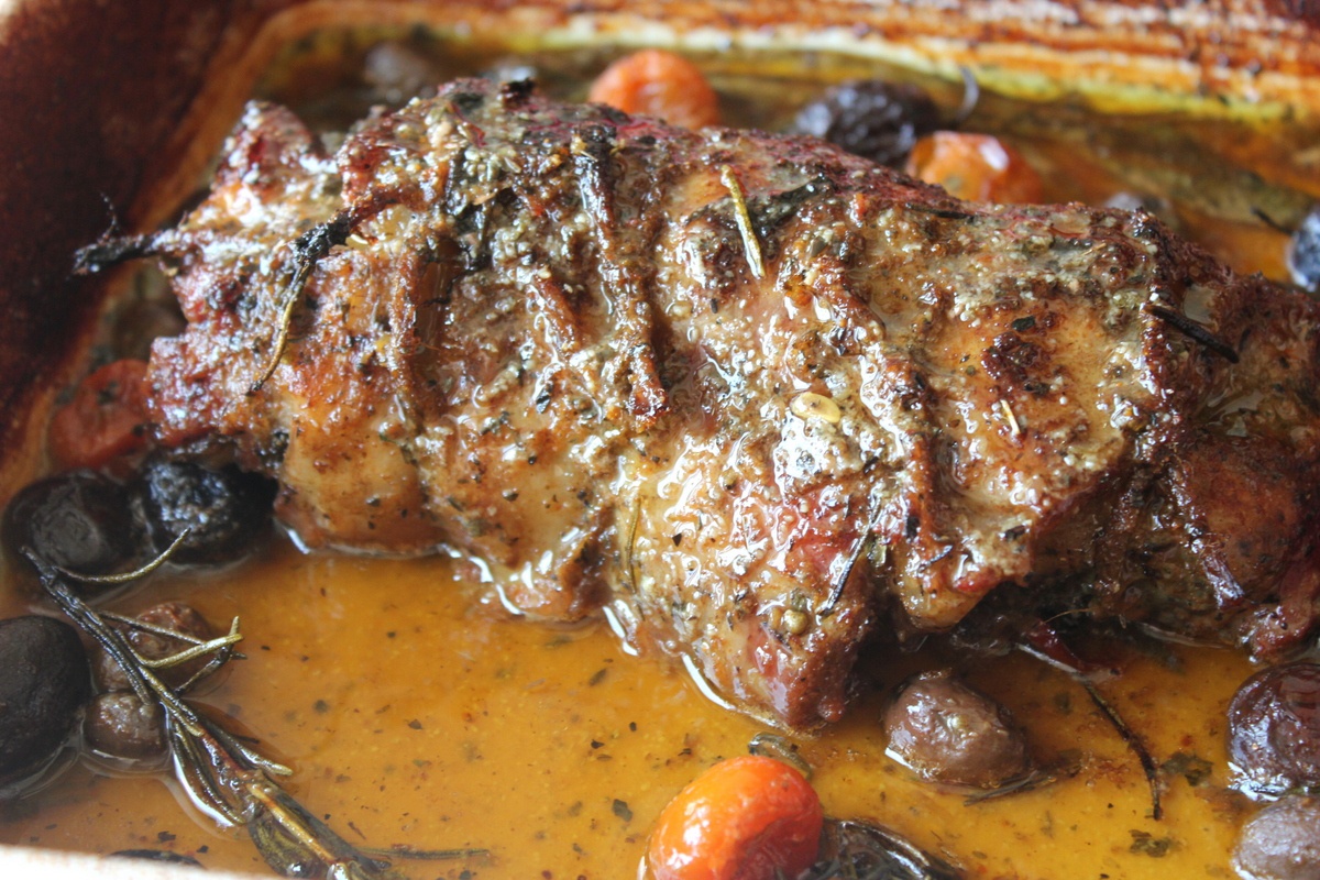 Rulada de miel pe pat de mazare cu menta, pregatita cu aparatul de marinat FoodSaver