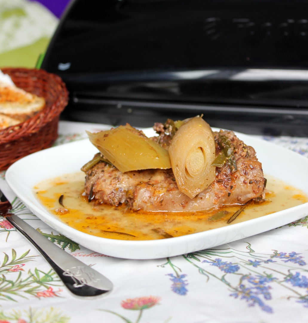 Mancare de praz cu miel pregatita cu aparatul de marinat FoodSaver