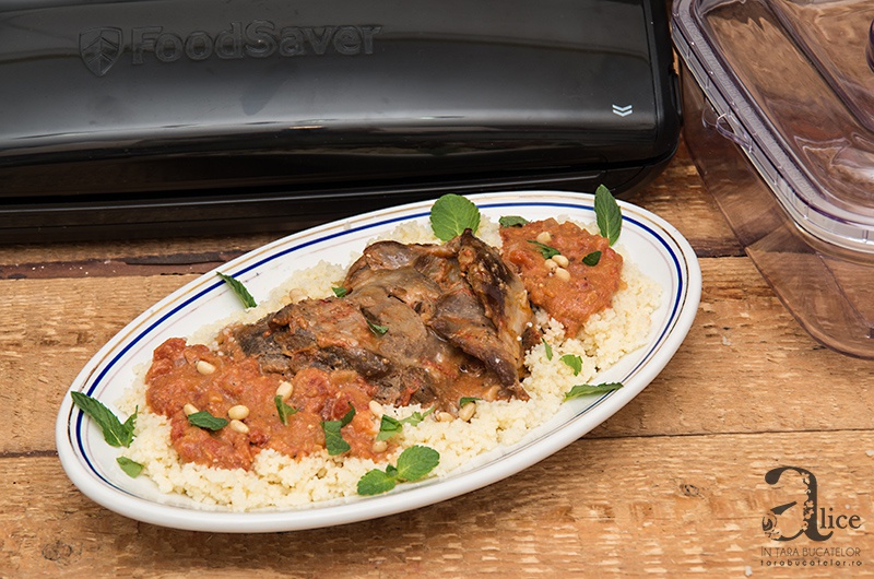 Miel cu sos de iaurt la cuptor pregatit cu aparatul de marinat FoodSaver