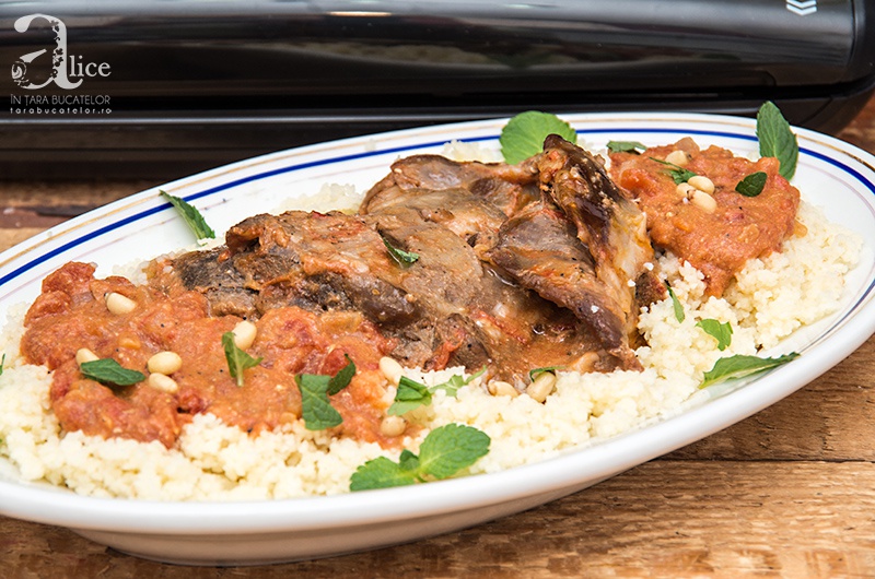 Miel cu sos de iaurt la cuptor pregatit cu aparatul de marinat FoodSaver