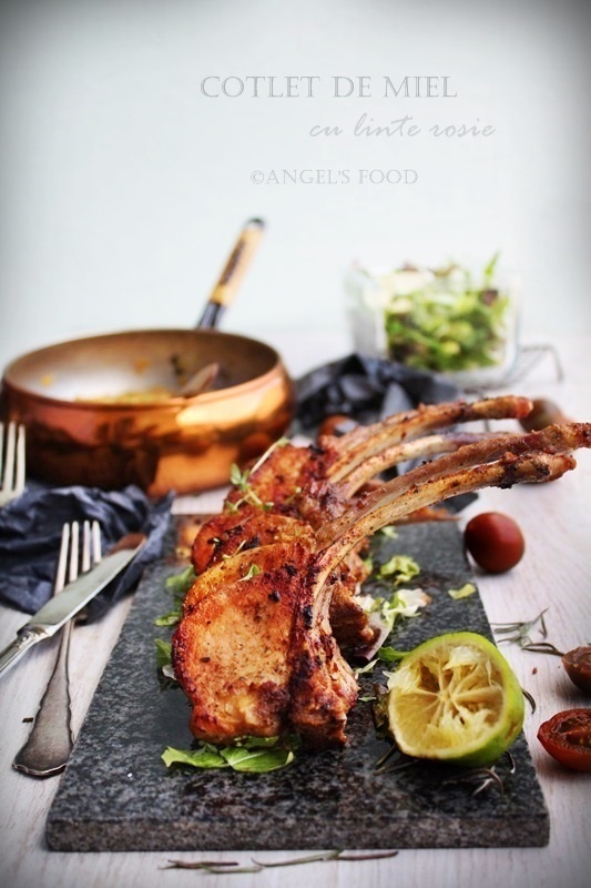 Cotlete de miel cu linte rosie si salata de verdeturi, pregatite cu aparatul de marinat FoodSaver
