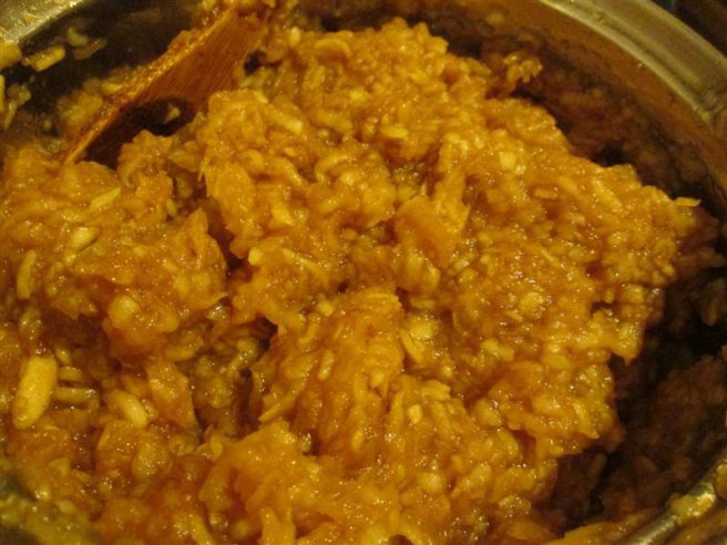 Prajitura turnata cu mere