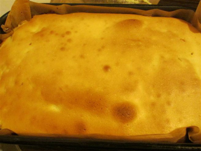 Prajitura turnata cu mere