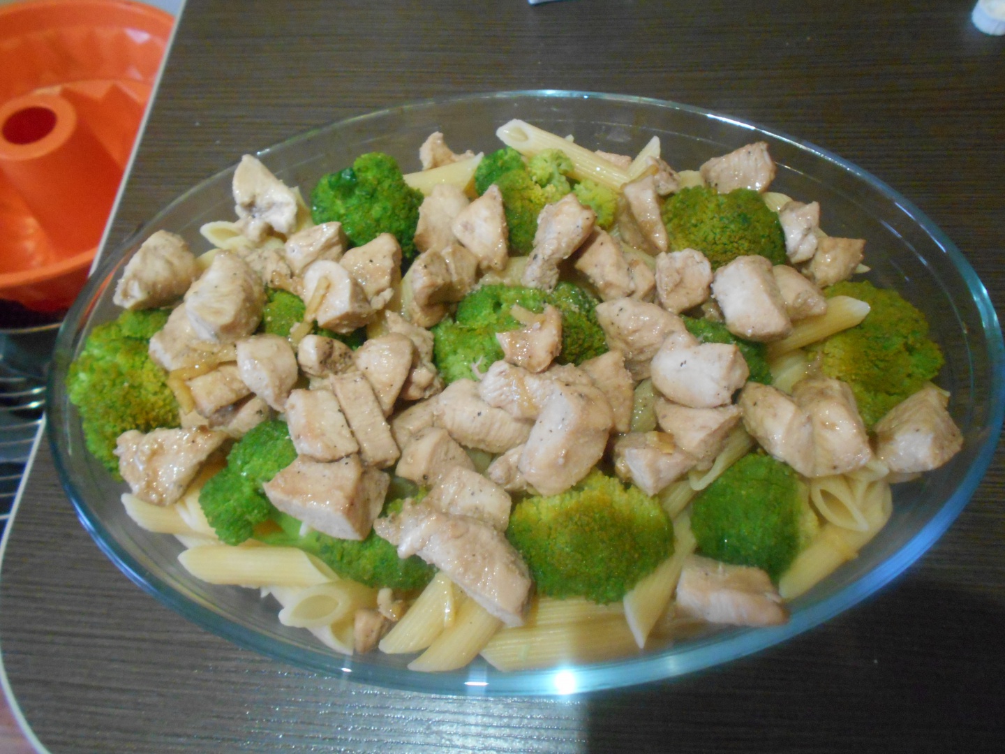 Paste cu pui si brocoli la cuptor