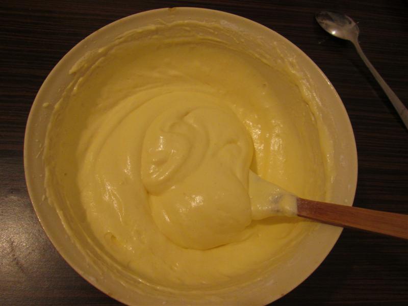 Rulada cu mere si budinca de vanilie