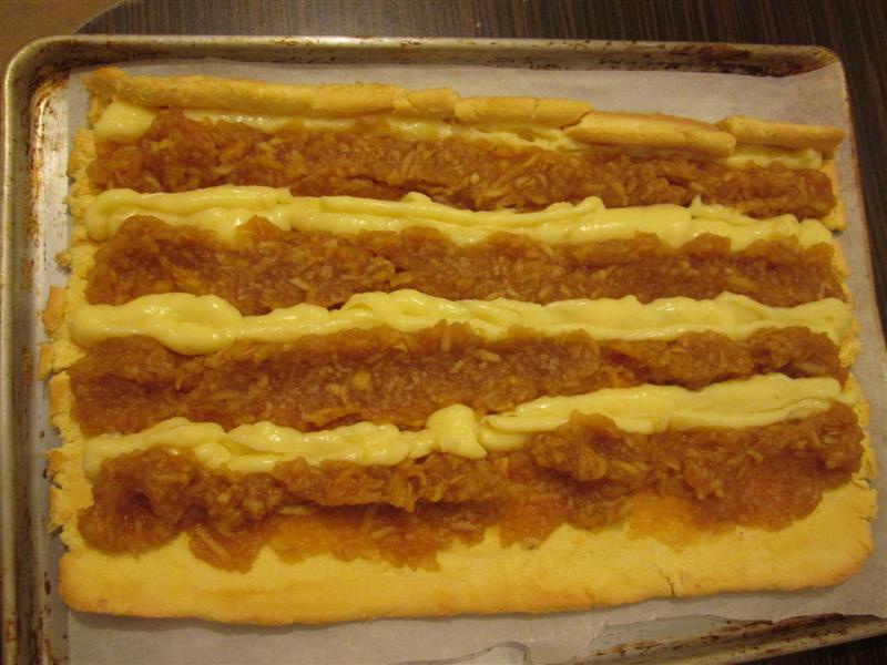 Rulada cu mere si budinca de vanilie