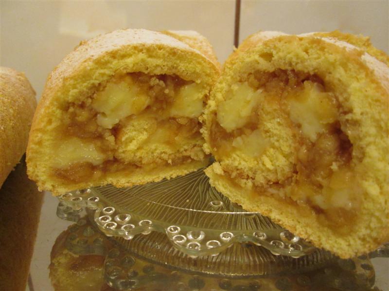 Rulada cu mere si budinca de vanilie