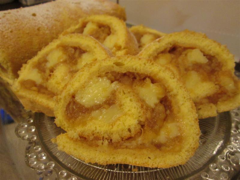 Rulada cu mere si budinca de vanilie