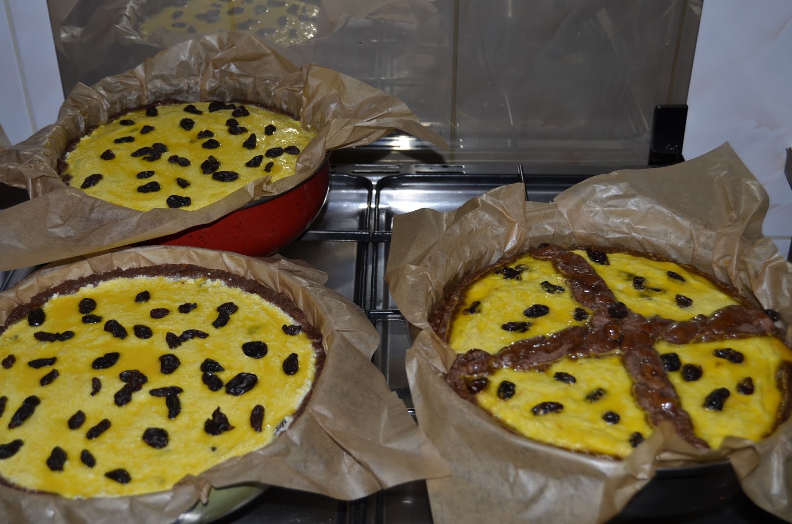 Pasca cu aluat de cacao si branza dulce