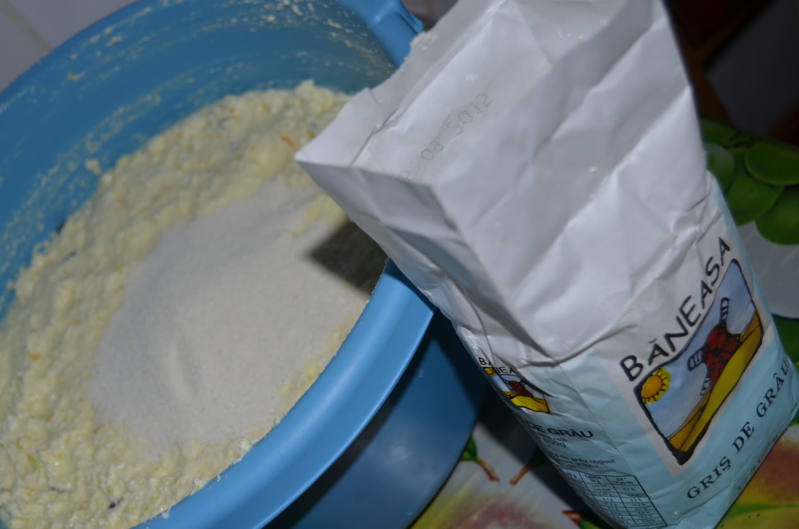 Pasca cu aluat de cacao si branza dulce