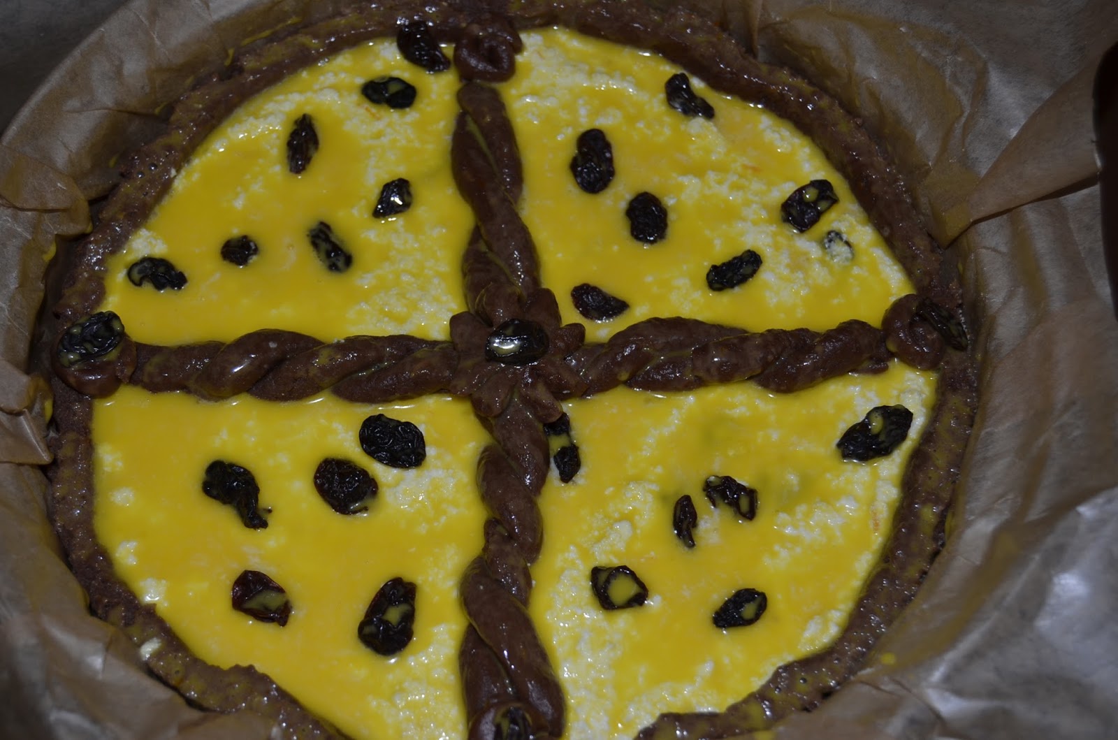 Pasca cu aluat de cacao si branza dulce