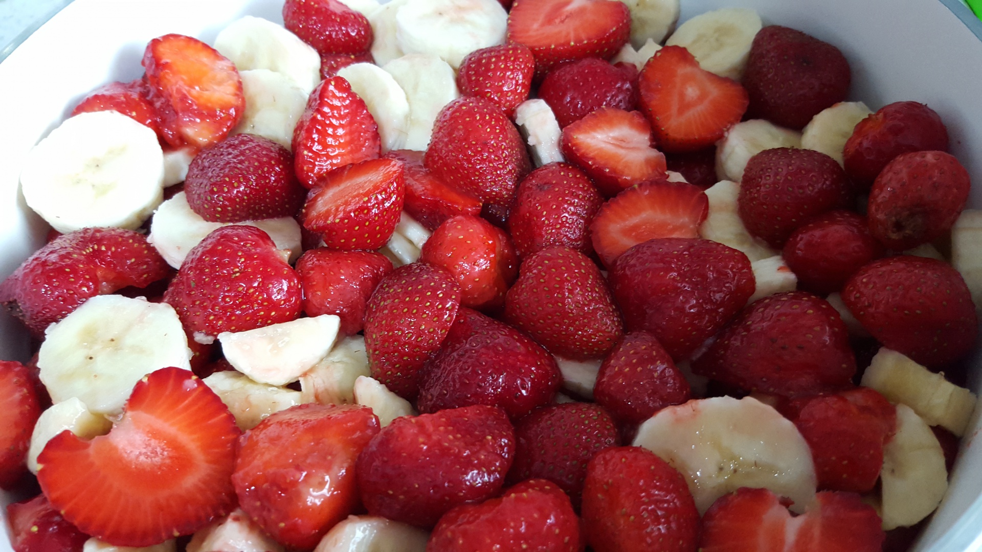 Gem de capsuni cu merisoare si ghimbir