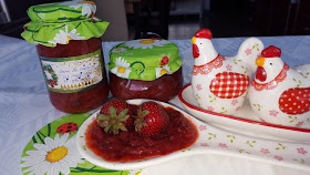 Gem de capsuni cu merisoare si ghimbir