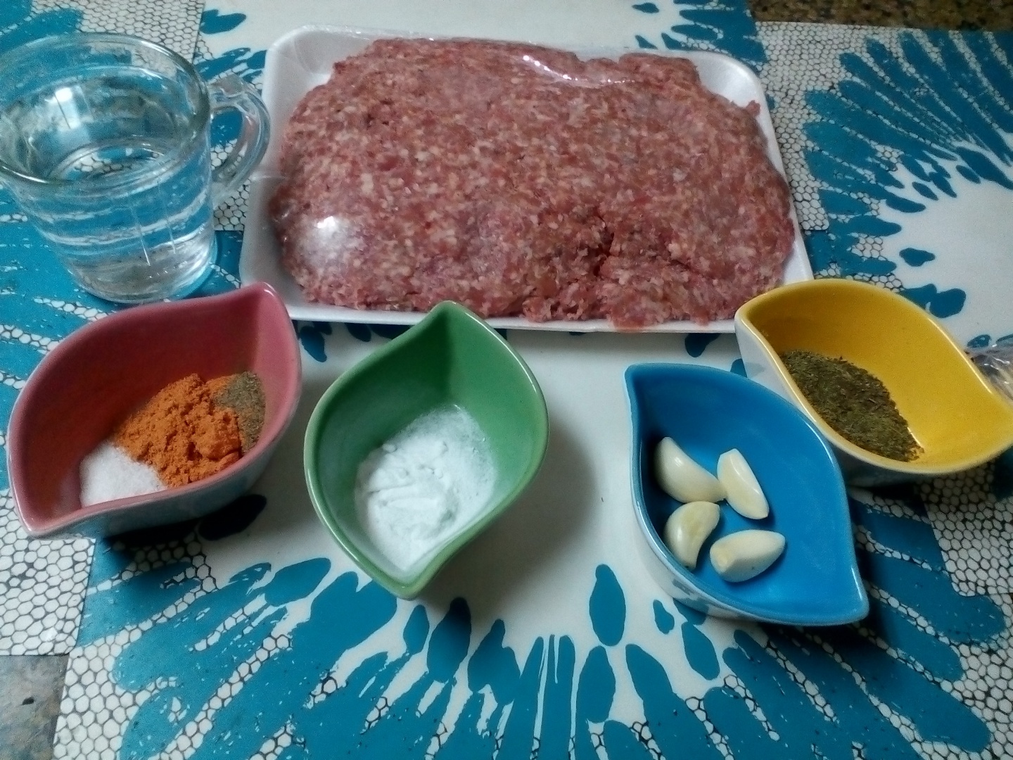 Mici de casa din carne de vita si miel, la gratar