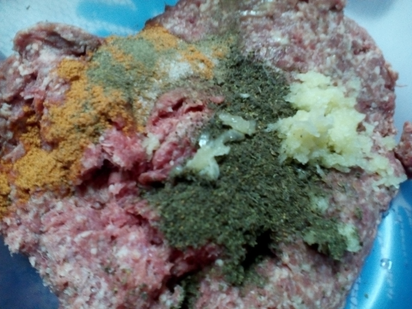 Mici de casa din carne de vita si miel, la gratar