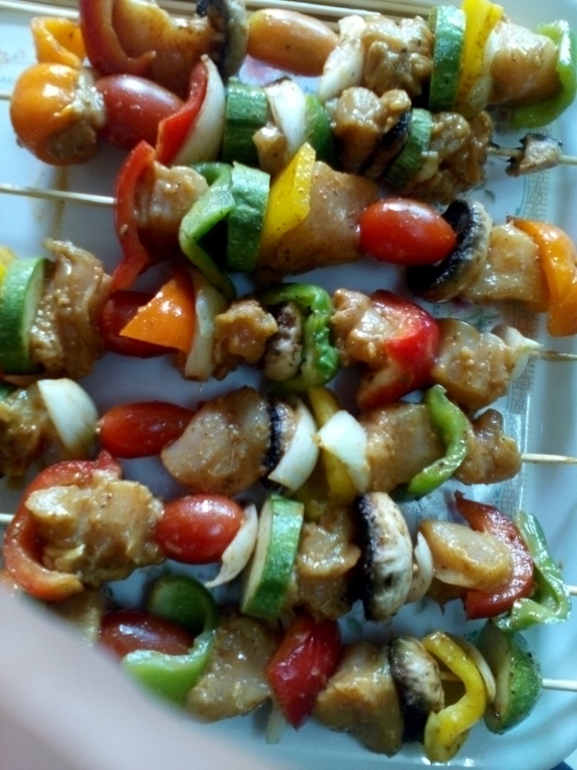SHISH TAOUK- Piept de pui la gratar cu legume mixte