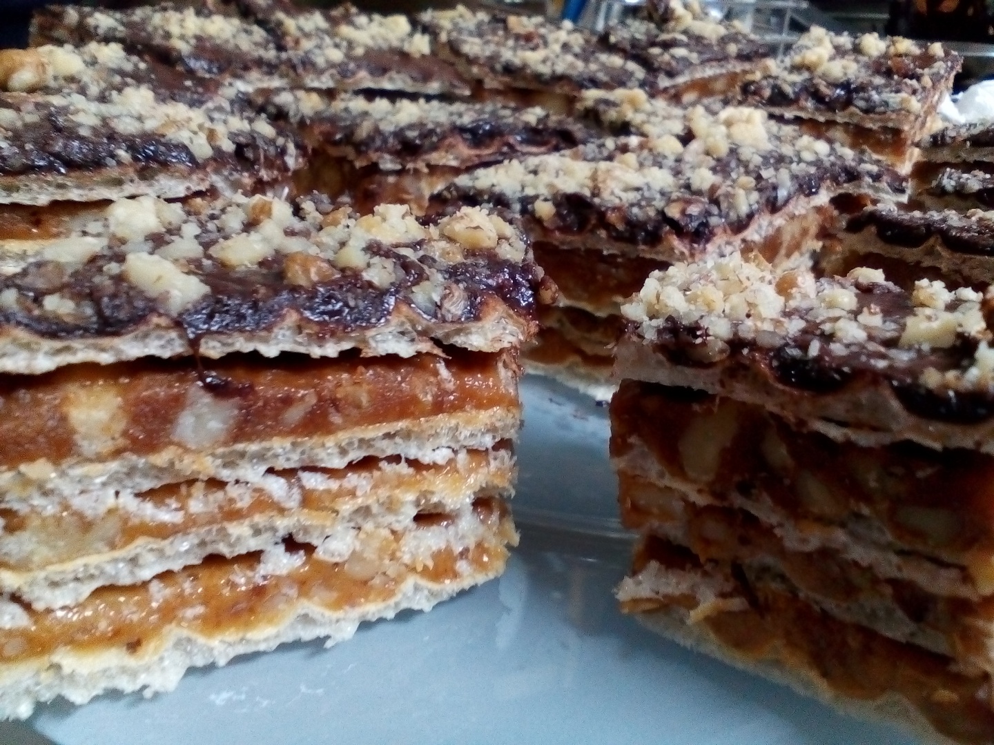 Napolitanele copilariei  (nuca, caramel si glazura de ciocolata)