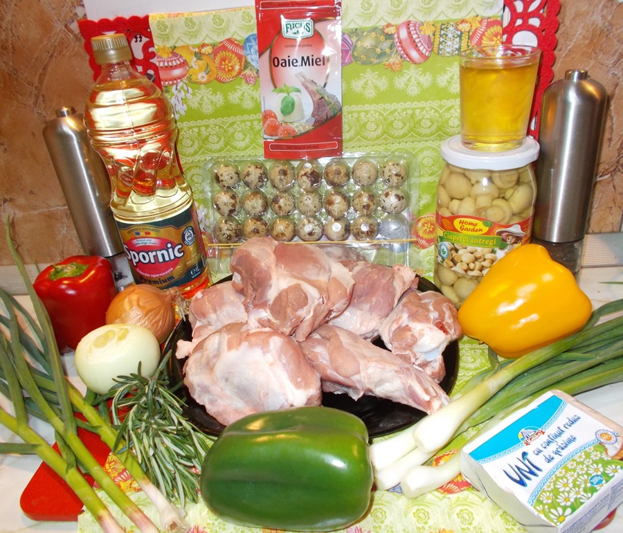 Friptura de miel cu cartofi noi, ciuperci si sos de menta