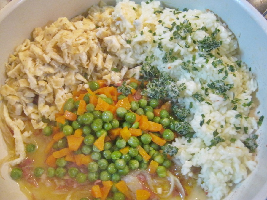 Riz cantonais cu ciulama de ficatei