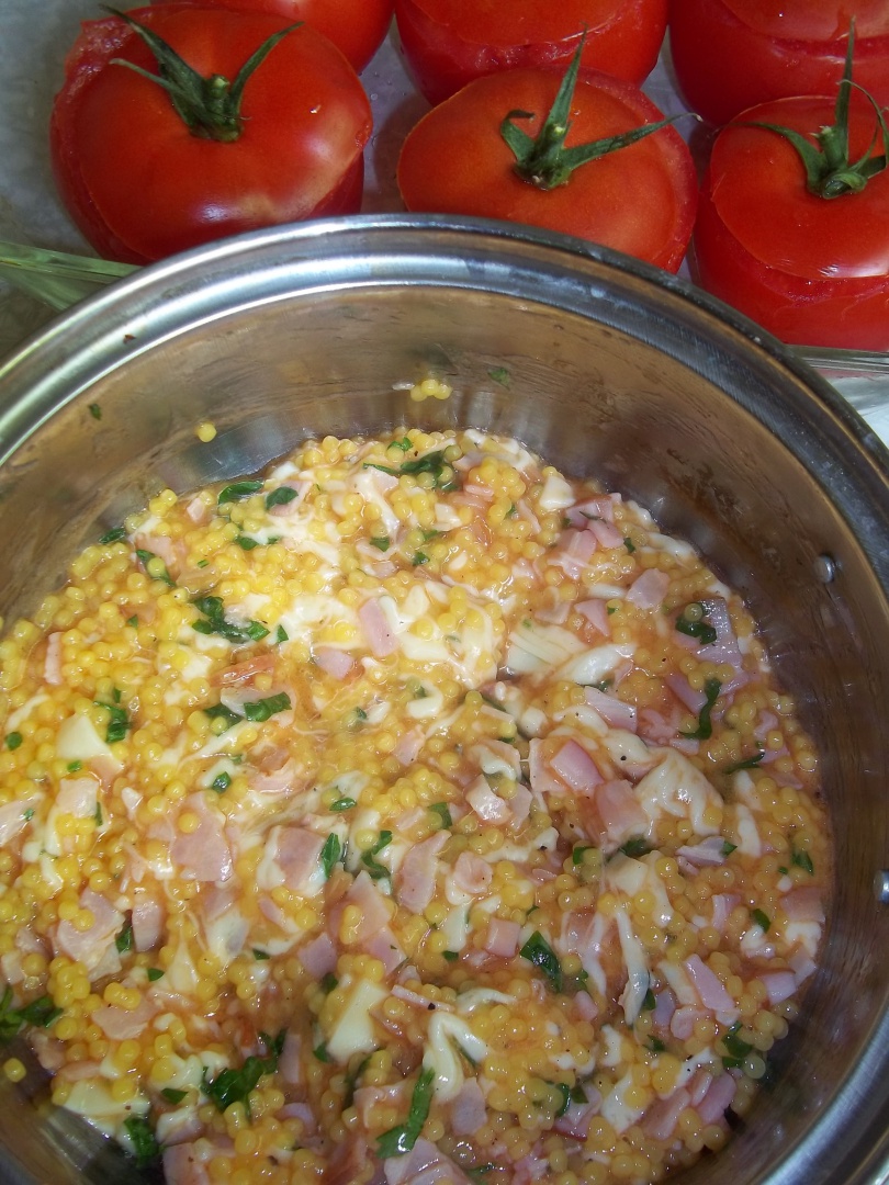 Rosii umplute cu cuscus