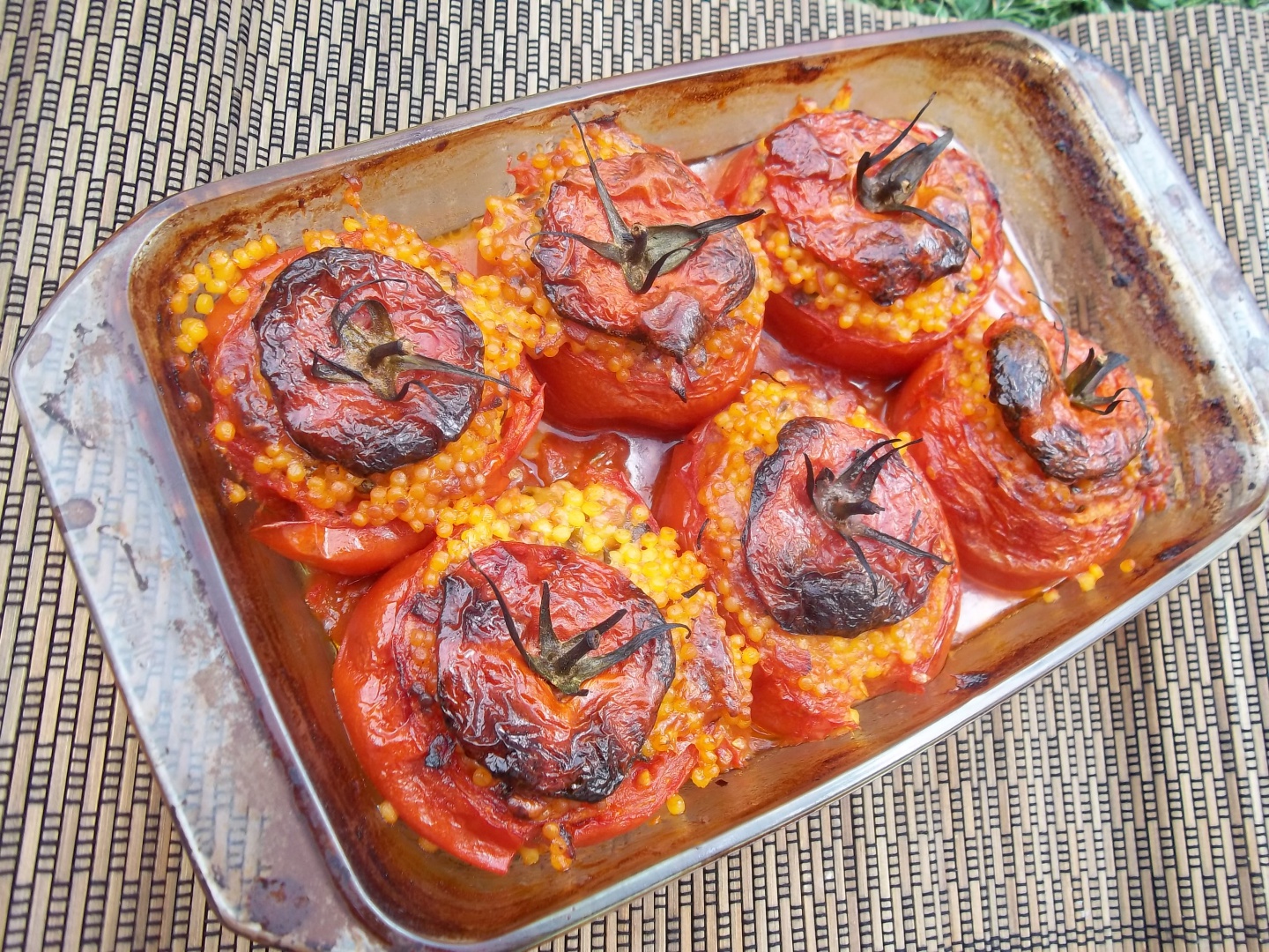 Rosii umplute cu cuscus