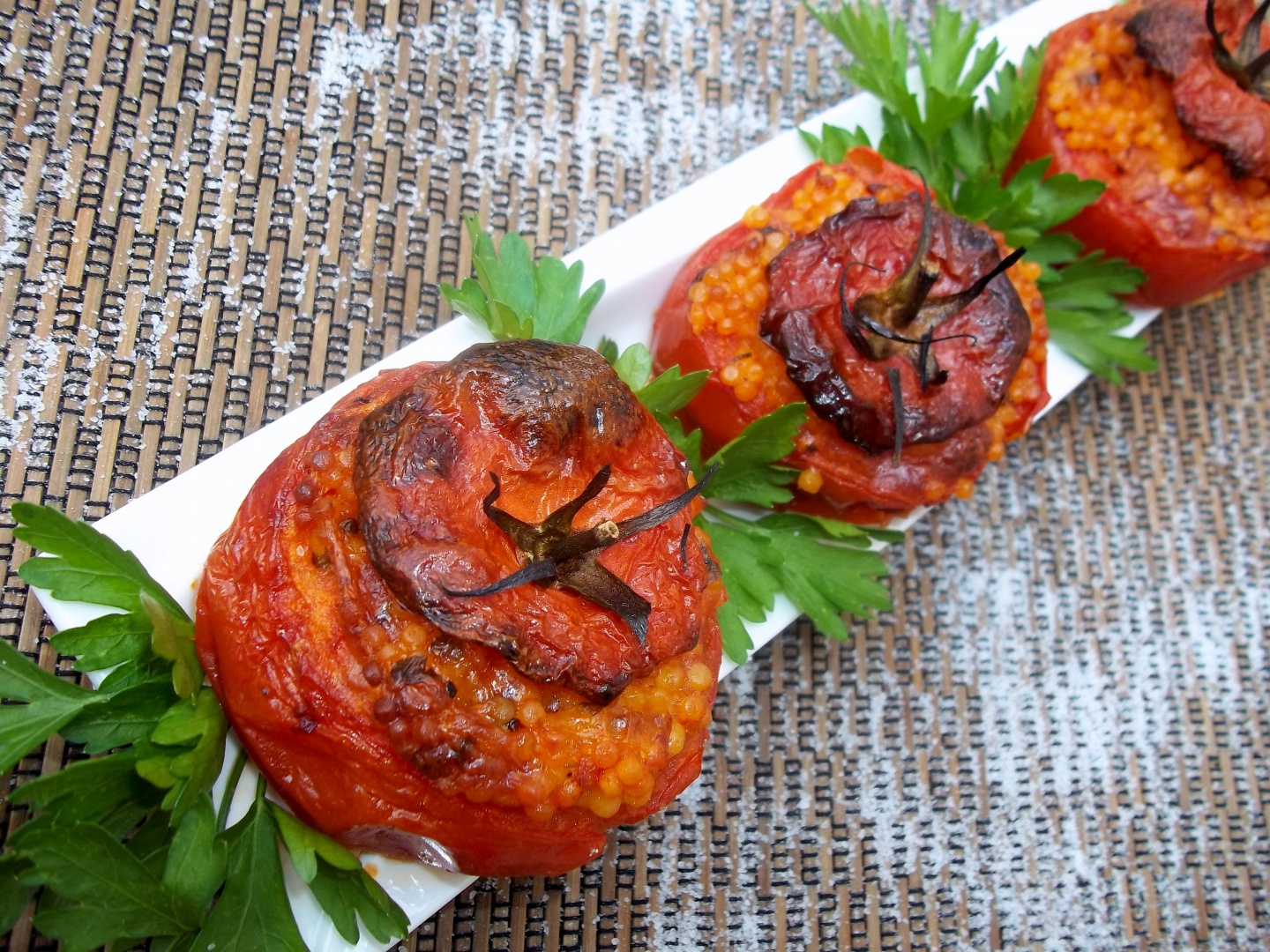 Rosii umplute cu cuscus