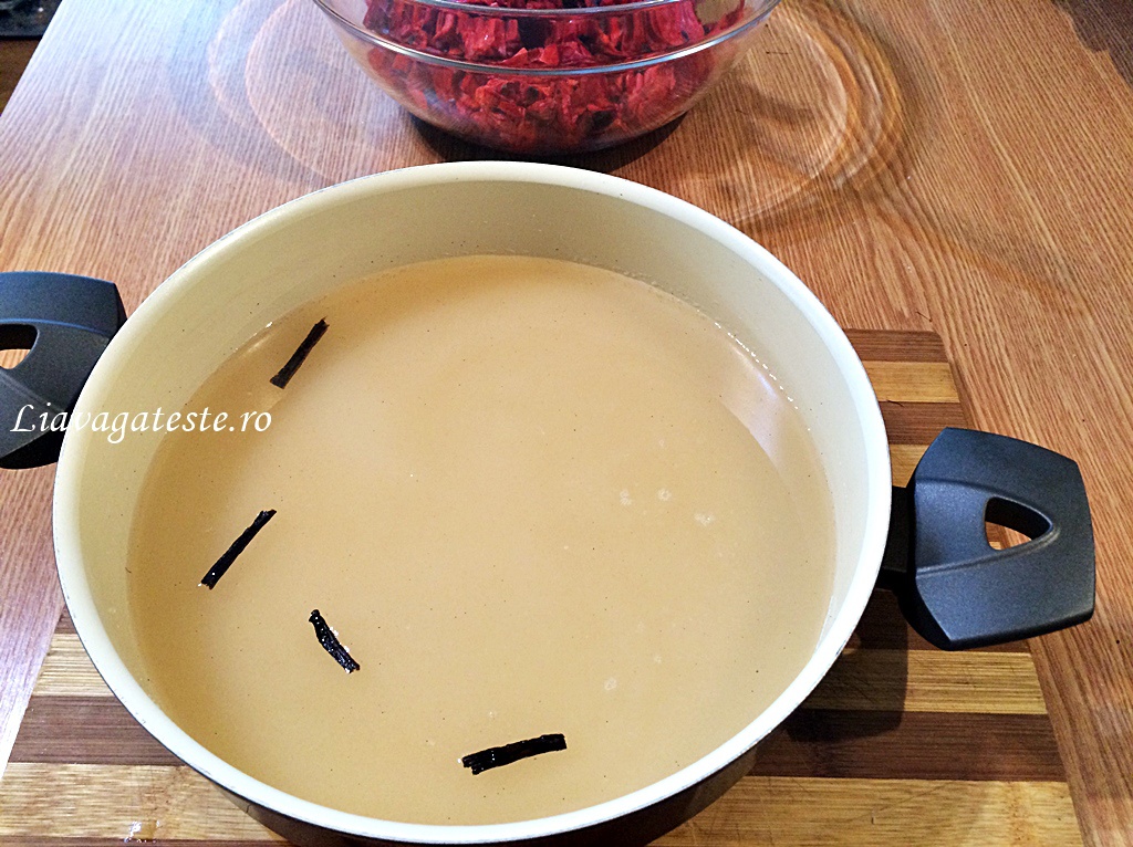 Dulceata naturala din flori de mac