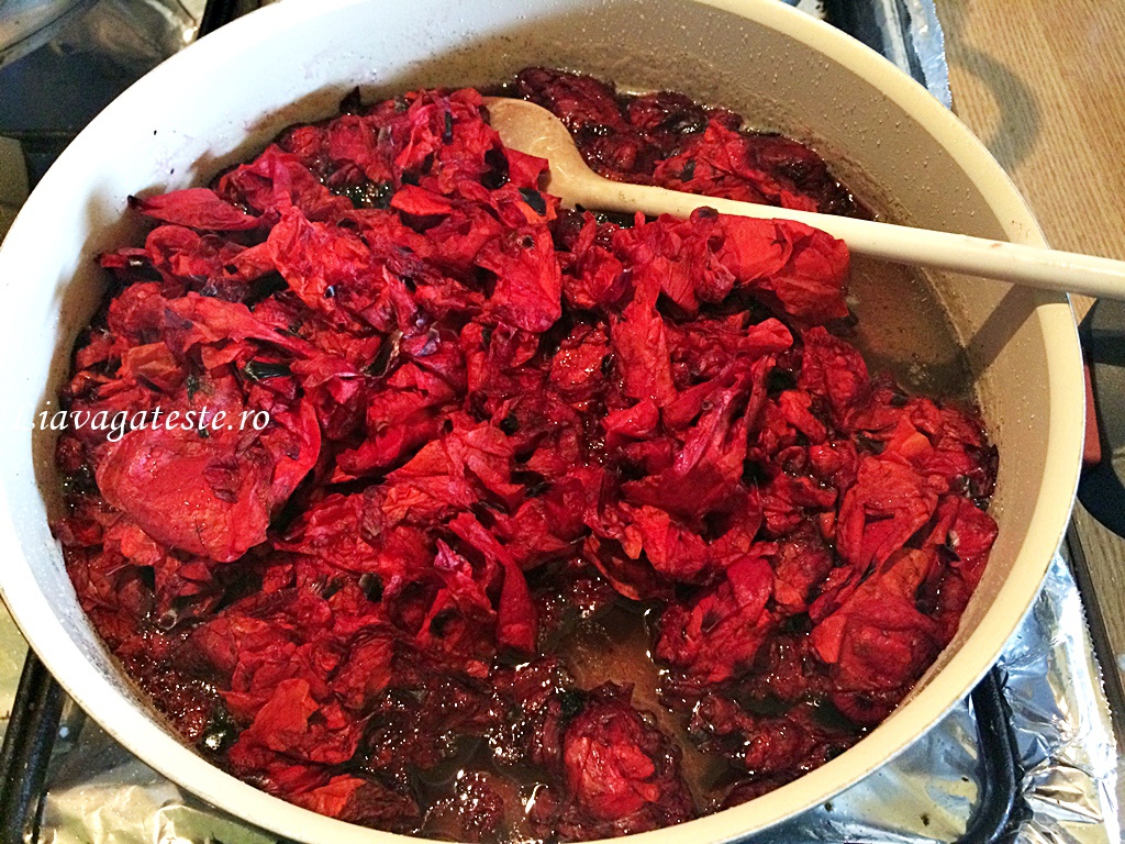 Dulceata naturala din flori de mac