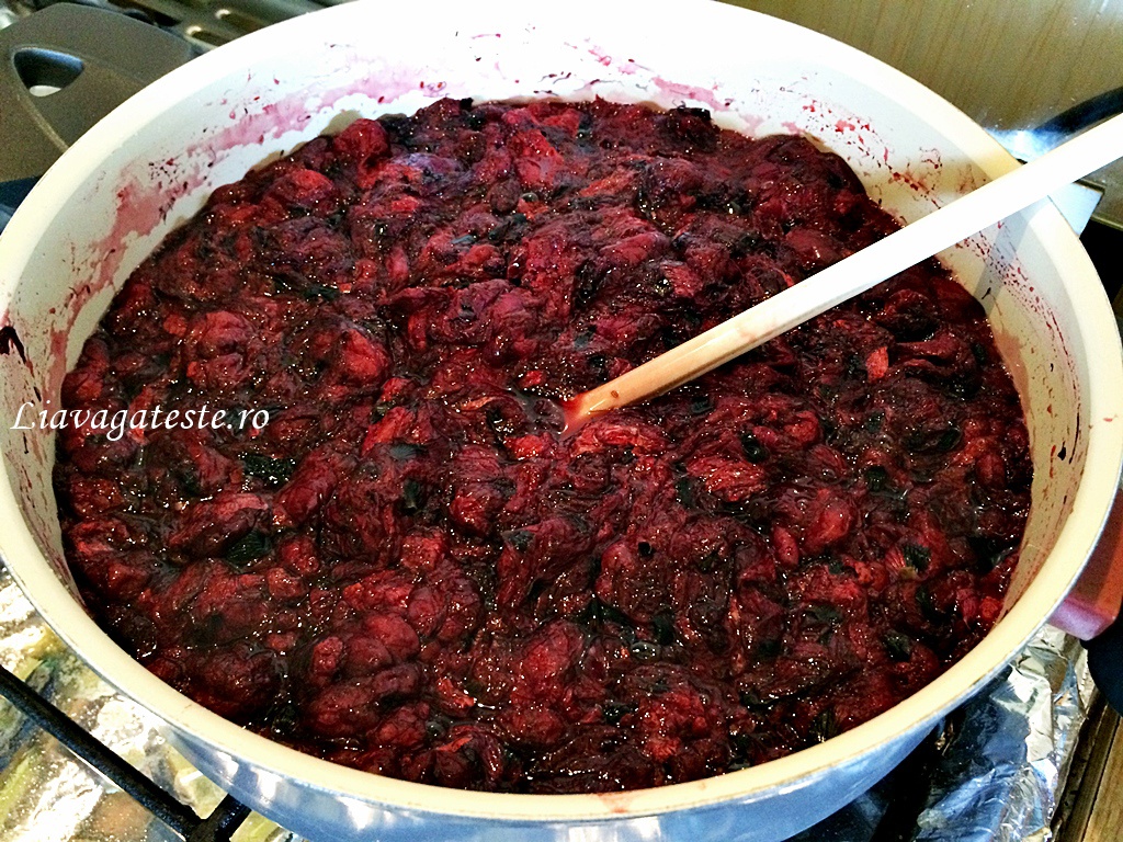 Dulceata naturala din flori de mac