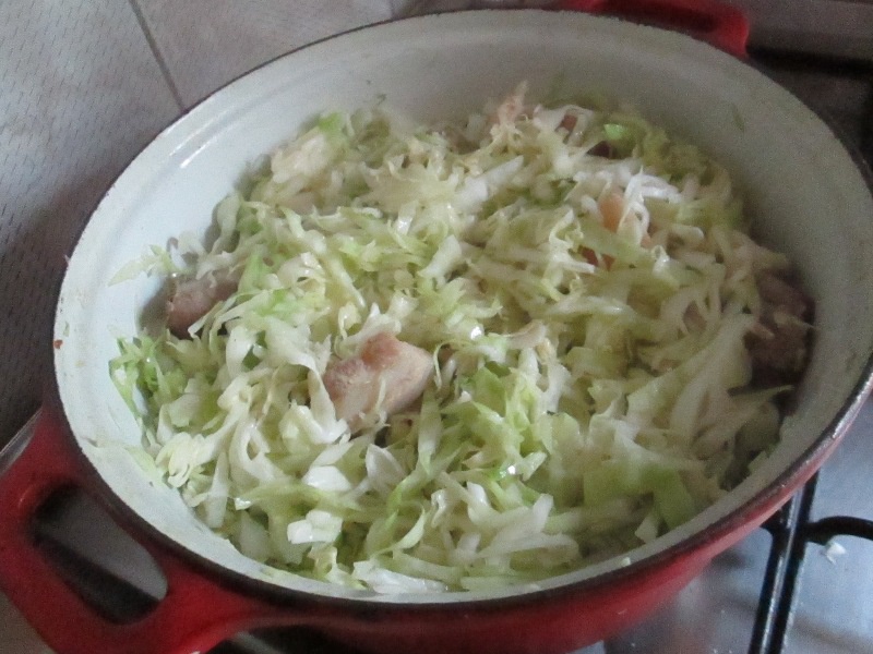 Varza dulce cu piept de porc