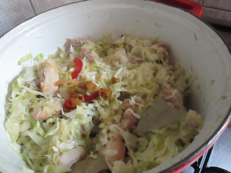 Varza dulce cu piept de porc