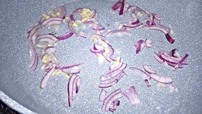 Tagliatelle cu sos alb și ciuperci