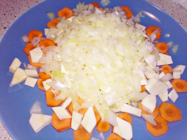 Ciorba de pui cu legume