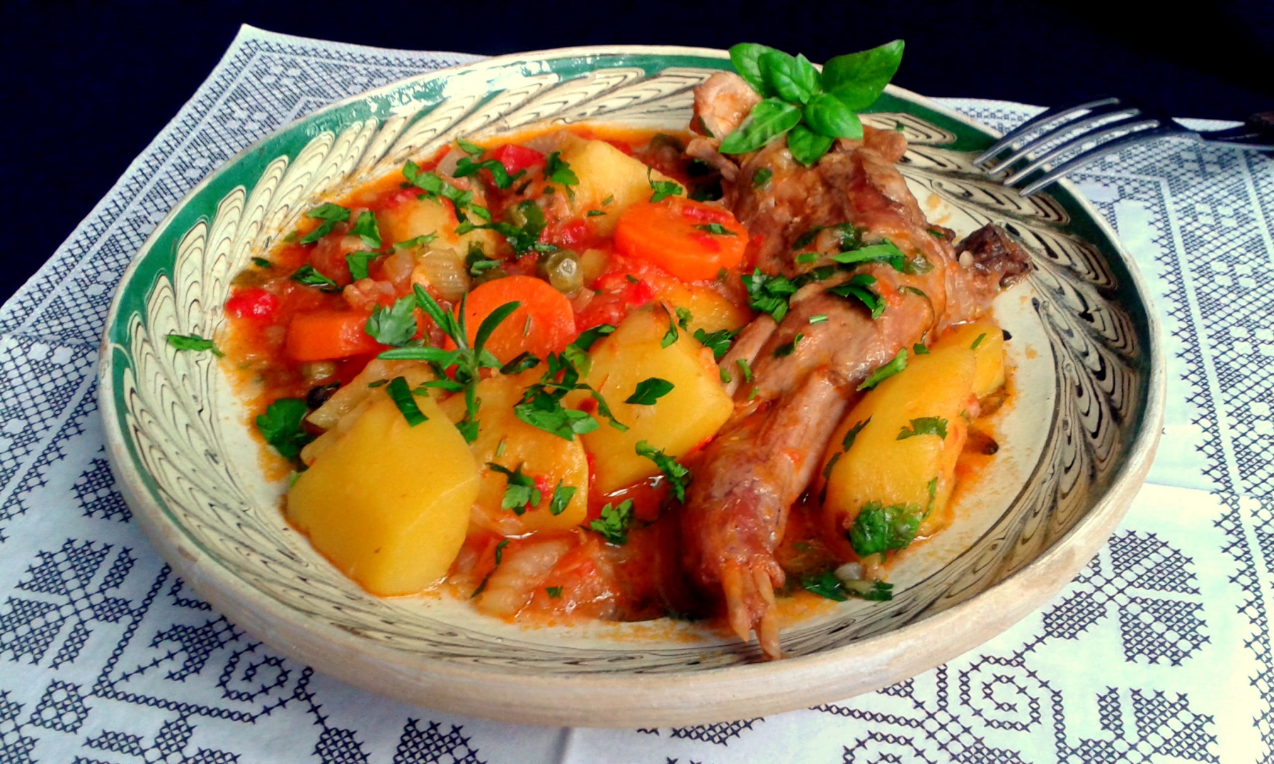 Tocanita de legume cu carne de iepure