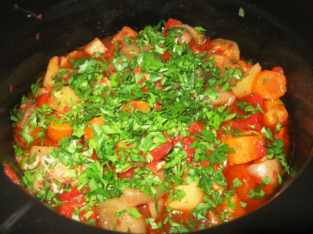 Ghiveci de legume cu carne la slow cooker